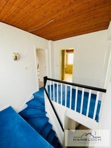 Treppe zum Dachgeschoss Charmantes Einfamilienhaus in Bergisch Gladbach /Katterbach