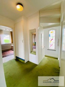 Flur und abgehende Zimmer 1 OG Charmantes Einfamilienhaus in Bergisch Gladbach /Katterbach
